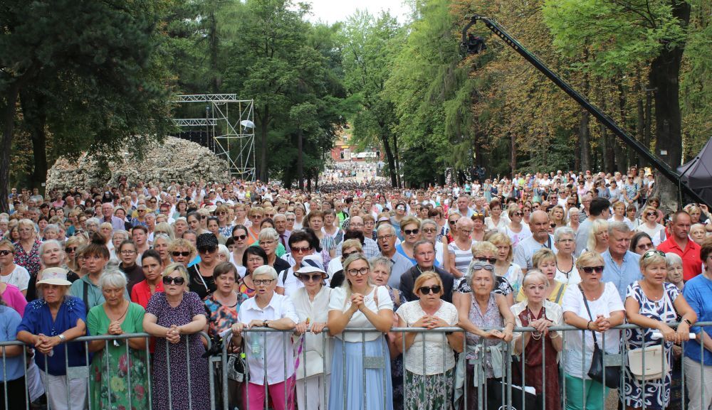 Pielgrzymka Stanowa Kobiet i Dziewcząt do Piekar Śląskich