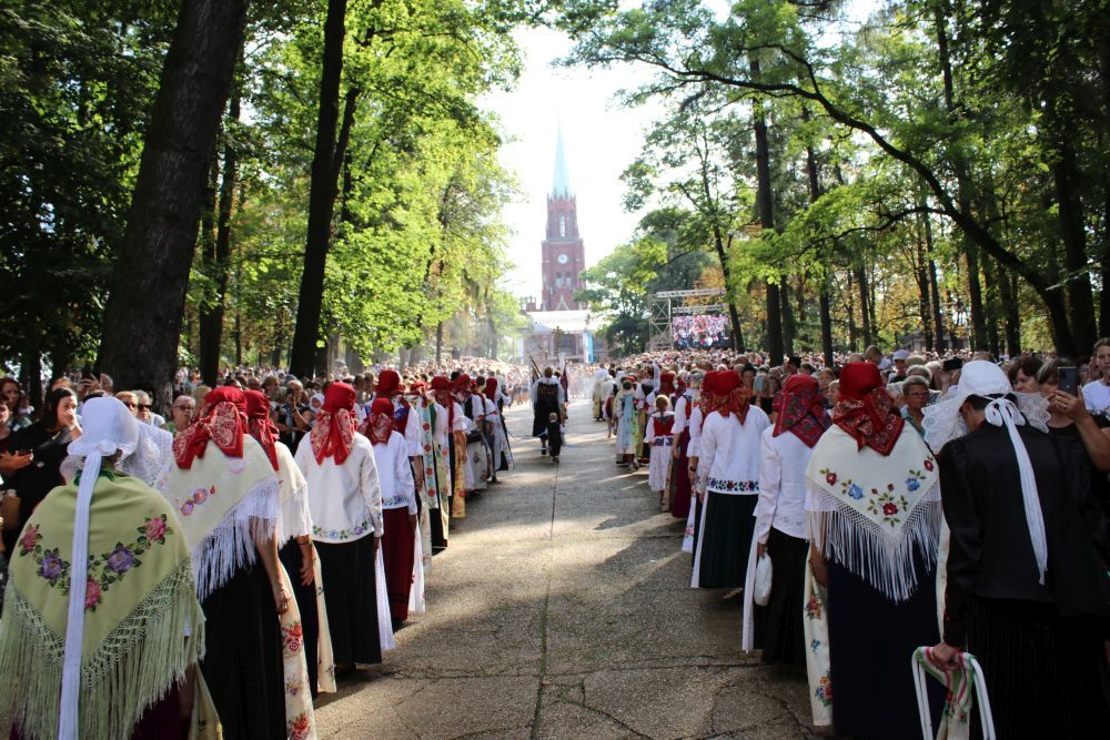 Pielgrzymka Stanowa Kobiet i Dziewcząt do Piekar Śląskich