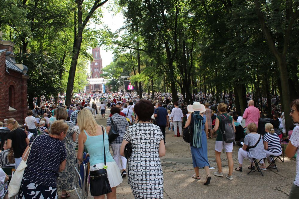 Pielgrzymka Stanowa Kobiet i Dziewcząt do Piekar Śląskich