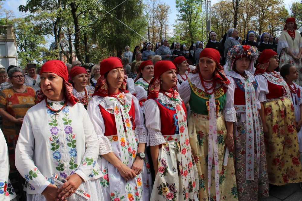 Pielgrzymka Stanowa Kobiet i Dziewcząt do Piekar Śląskich