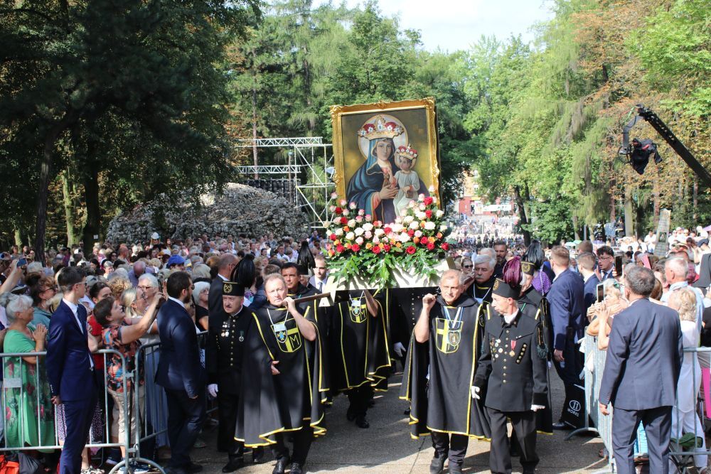 Pielgrzymka Stanowa Kobiet i Dziewcząt do Piekar Śląskich