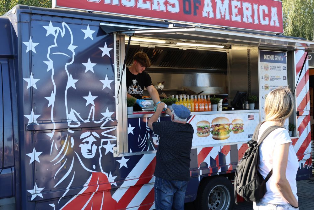 Zlot food trucków w Piekarach