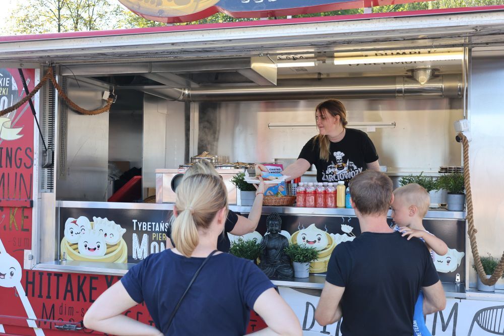 Zlot food trucków w Piekarach